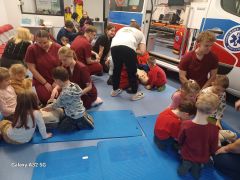 zajęcia edukacyjne z zakresu udzielania pierwszej pomocy